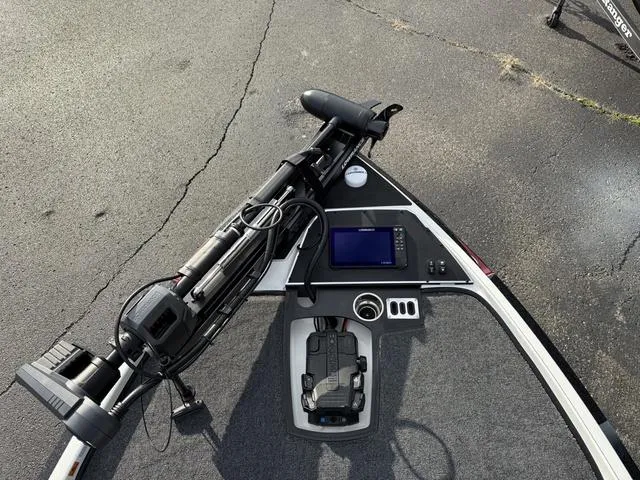 Slide: The Image of Ranger Z519R 2025 - 3