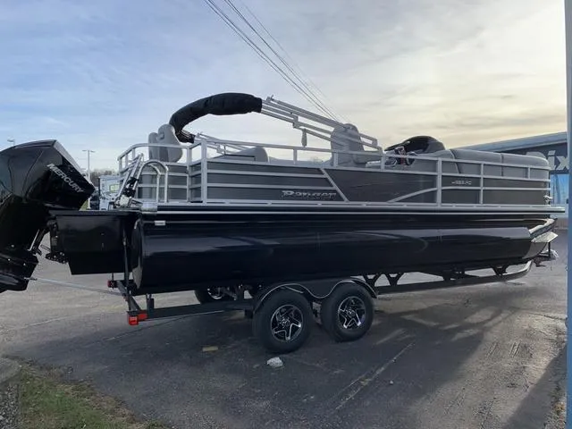 Slide: The Image of Ranger 223FC 2025 - 7