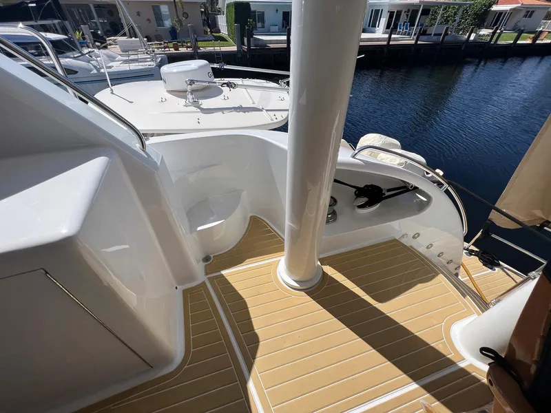 Slide: The Image of Hatteras 80 Motor Yacht 2004 - 62