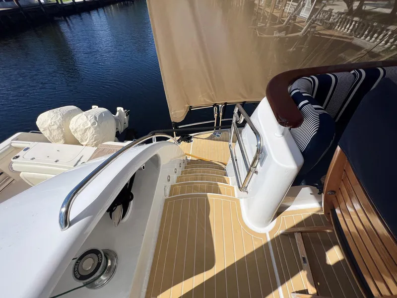 Slide: The Image of Hatteras 80 Motor Yacht 2004 - 64