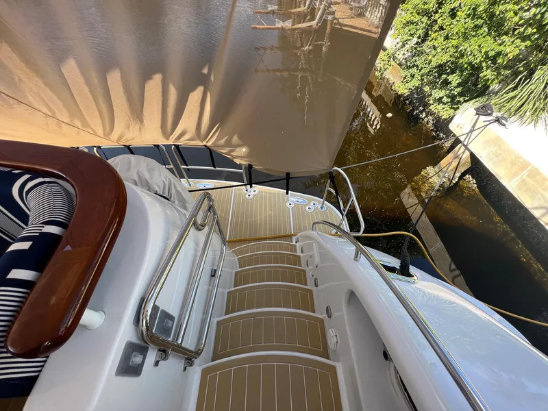 Slide: The Image of Hatteras 80 Motor Yacht 2004 - 67