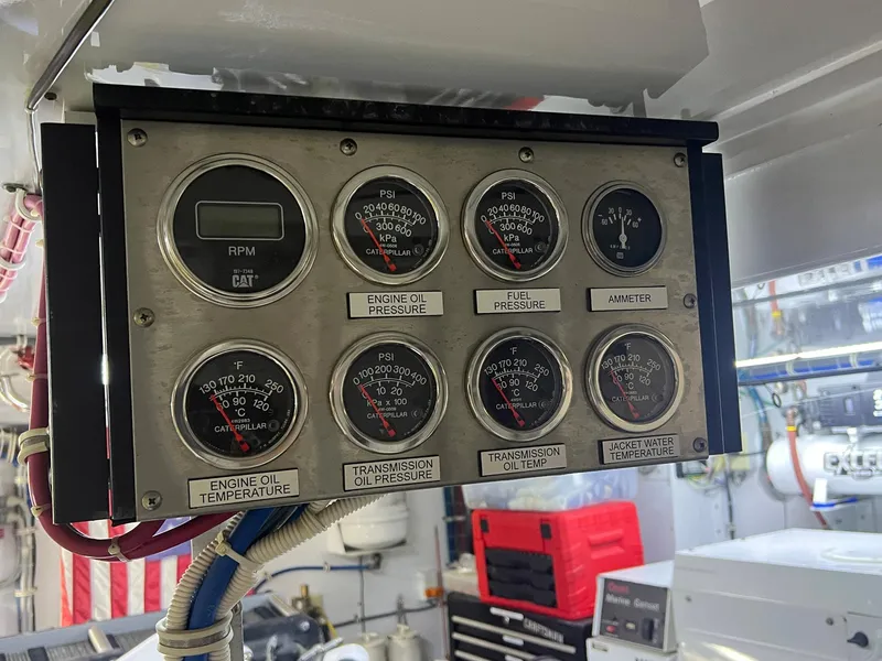 Slide: The Image of Hatteras 80 Motor Yacht 2004 - 79