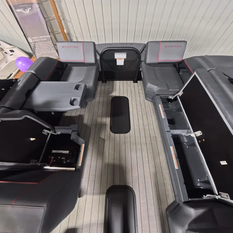 Slide: The Image of Manitou Explore 24 MAX Switchback 2025 - 20