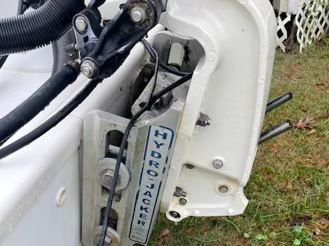 Slide: The Image of Close-up of a 2004 Triton 240 LTS boat's Hydro Jacker mechanism. - 4