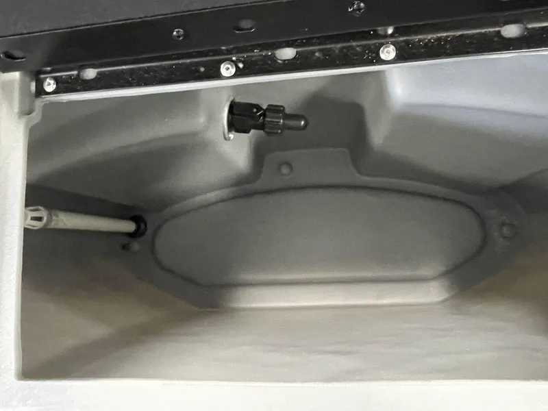 Slide: The Image of Bentley Pontoons LE 180 3 POINT 2025 - 11