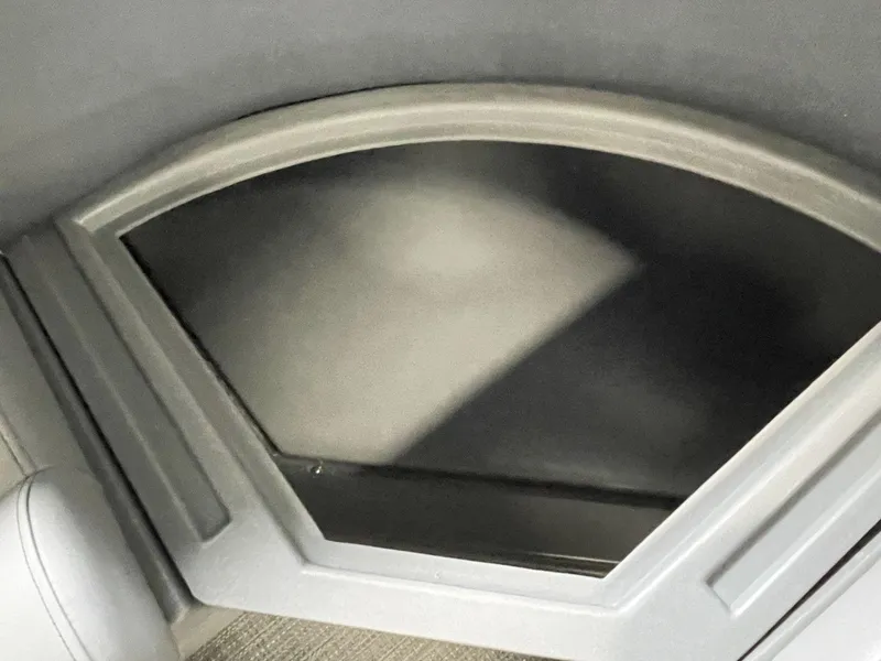 Slide: The Image of Bentley Pontoons LE 180 3 POINT 2025 - 16