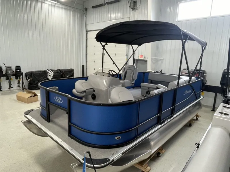 Slide: The Image of Bentley Pontoons LE 180 3 POINT 2025 - 4