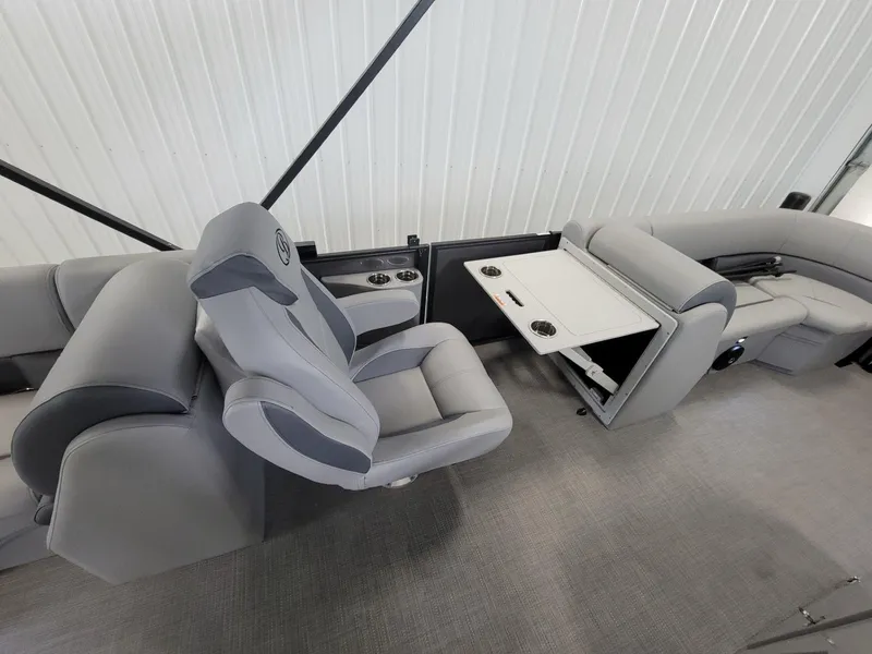 Slide: The Image of Bentley Pontoons Legacy 220 Navigator 2025 - 12