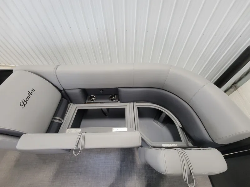 Slide: The Image of Bentley Pontoons Legacy 220 Navigator 2025 - 26