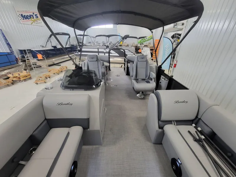 Slide: The Image of Bentley Pontoons Legacy 220 Navigator 2025 - 27