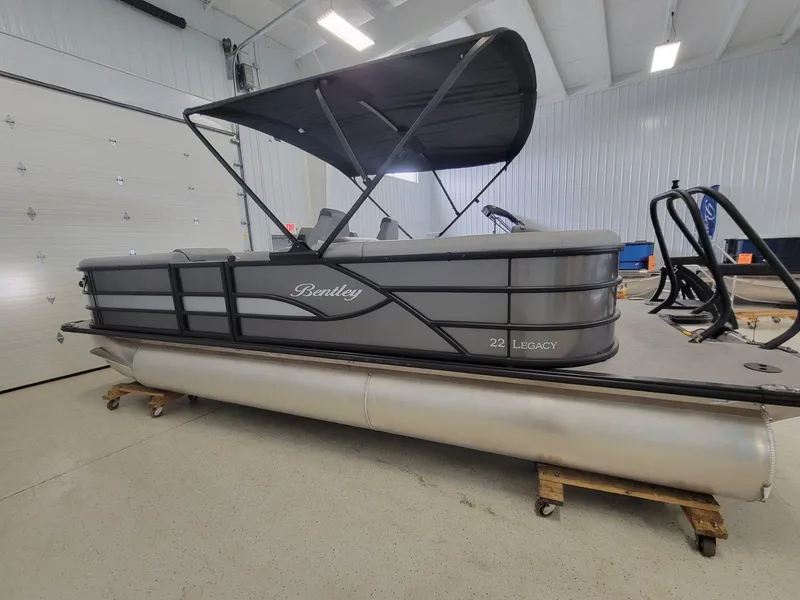 Slide: The Image of Bentley Pontoons Legacy 220 Navigator 2025 - 5
