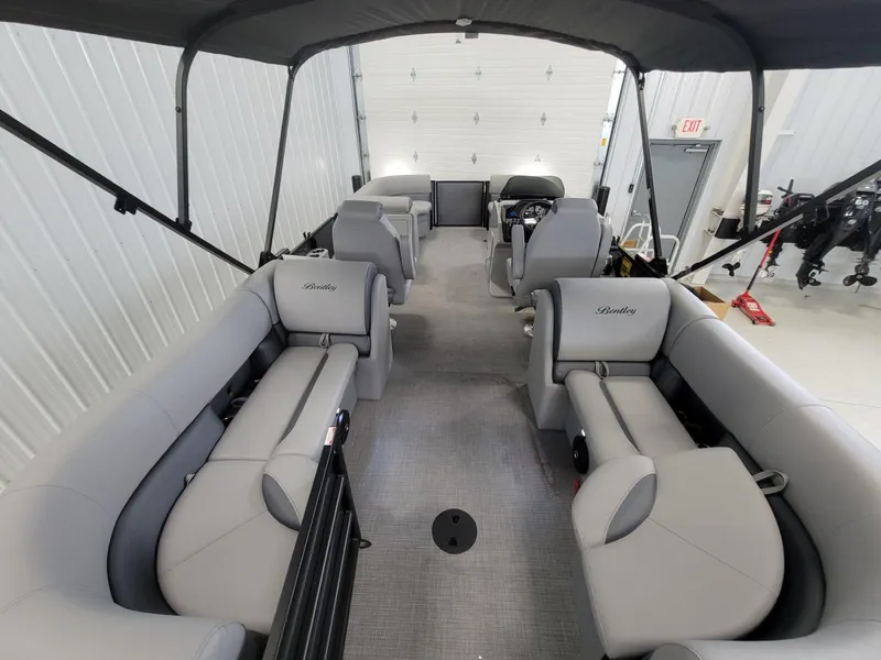 Slide: The Image of Bentley Pontoons Legacy 220 Navigator 2025 - 7