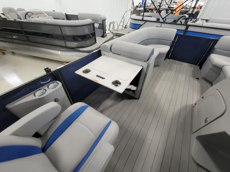 Slide: The Image of Bentley Pontoons Legacy 220 Swingback 2025 - 13