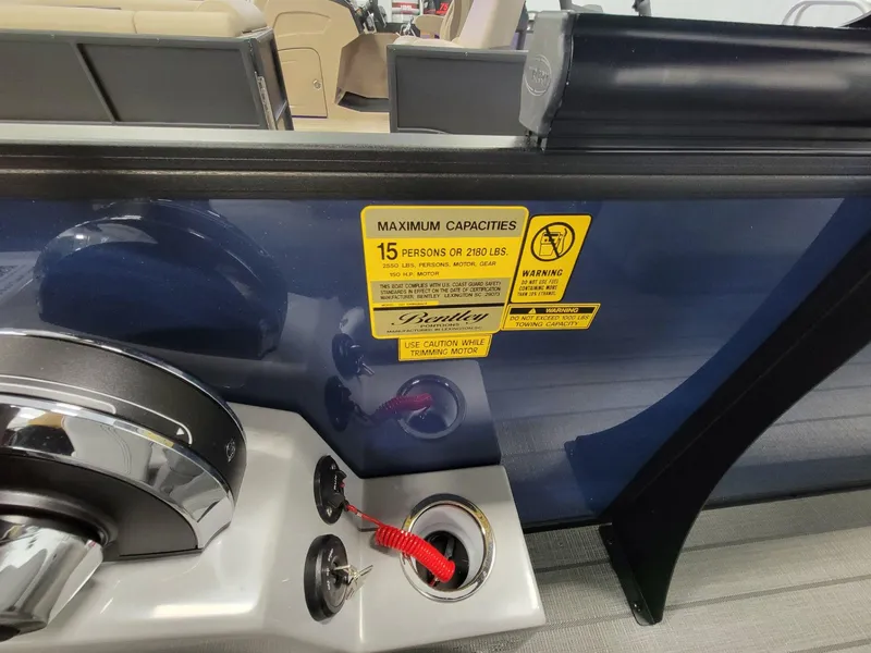 Slide: The Image of Bentley Pontoons Legacy 220 Swingback 2025 - 17