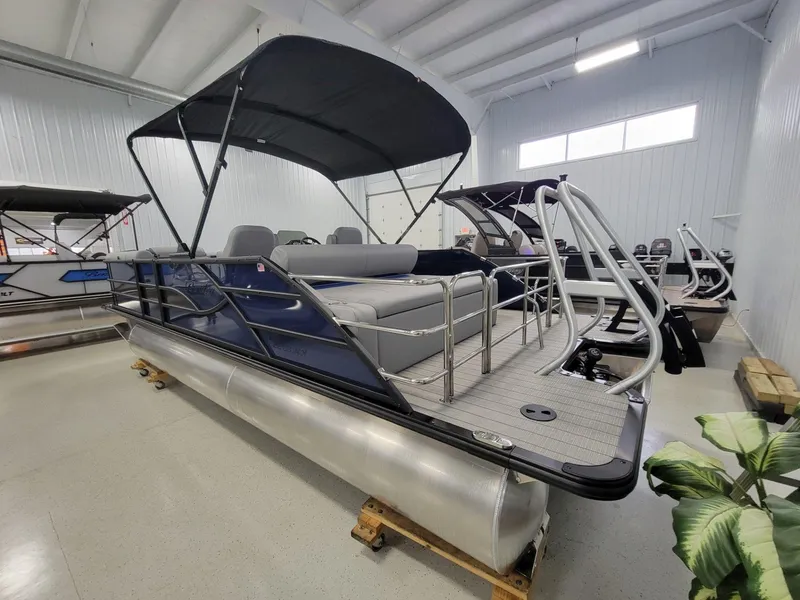 Slide: The Image of Bentley Pontoons Legacy 220 Swingback 2025 - 5