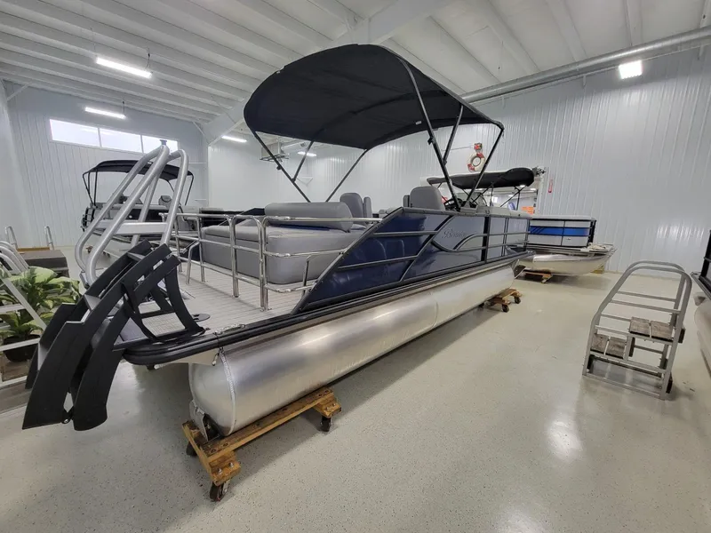 Slide: The Image of Bentley Pontoons Legacy 220 Swingback 2025 - 6