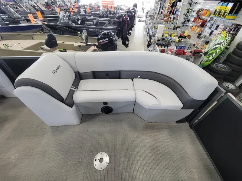 Slide: The Image of Bentley Pontoons 220 LEGACY QSB(QUAD SWINGBACK) 2024 - 11