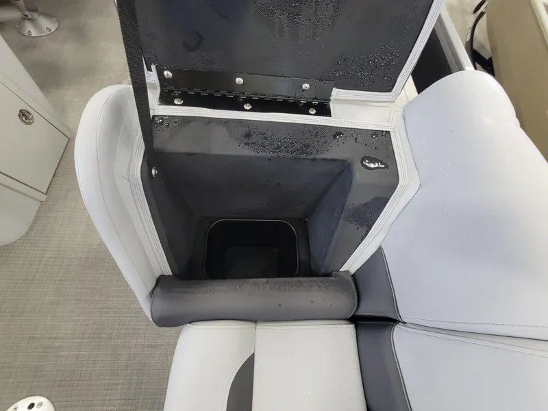 Slide: The Image of Bentley Pontoons 220 LEGACY QSB(QUAD SWINGBACK) 2024 - 13