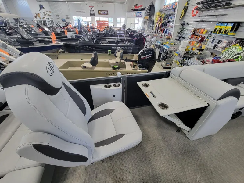 Slide: The Image of Bentley Pontoons 220 LEGACY QSB(QUAD SWINGBACK) 2024 - 16