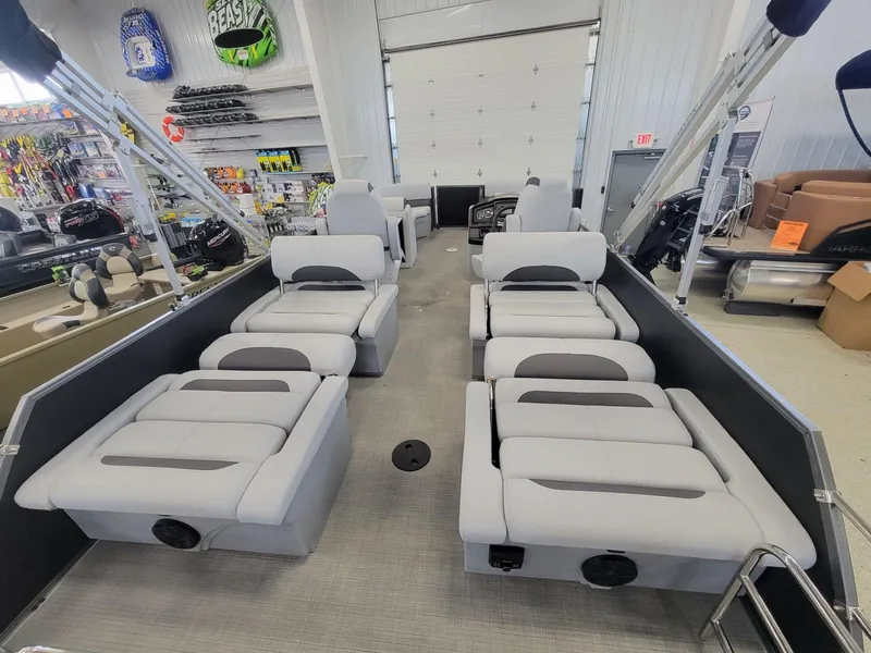 Slide: The Image of Bentley Pontoons 220 LEGACY QSB(QUAD SWINGBACK) 2024 - 28
