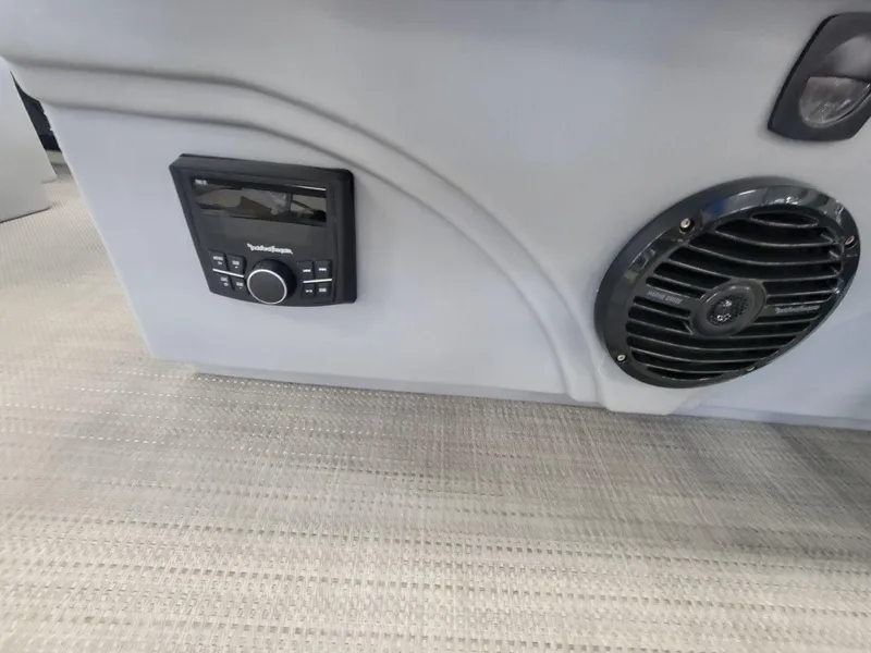 Slide: The Image of Bentley Pontoons 220 LEGACY QSB(QUAD SWINGBACK) 2024 - 29