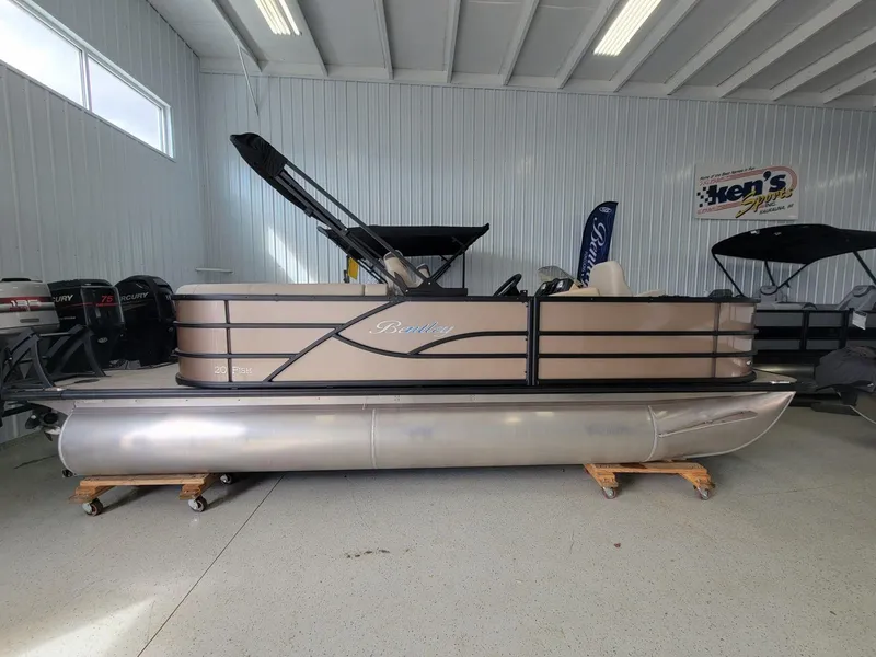 The Image of Bentley Pontoons FISH 200 CW 2025 - 1