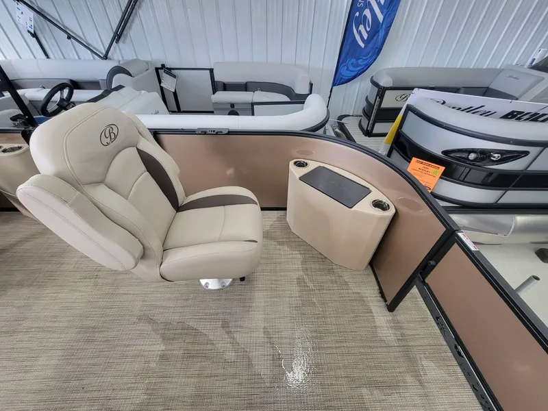 Slide: The Image of Bentley Pontoons FISH 200 CW 2025 - 16