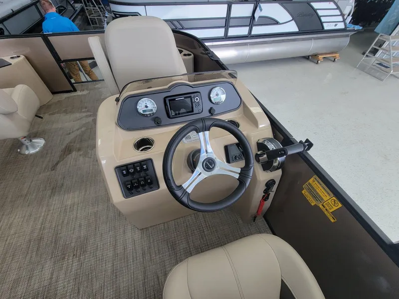 Slide: The Image of Bentley Pontoons FISH 200 CW 2025 - 9