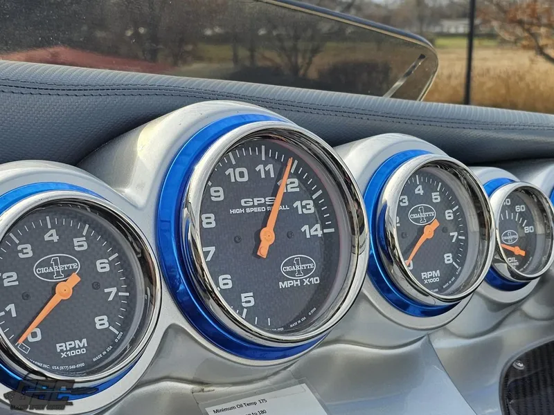 Slide: The Image of Cigarette 39' Top Gun Unlimited 2012 - 51