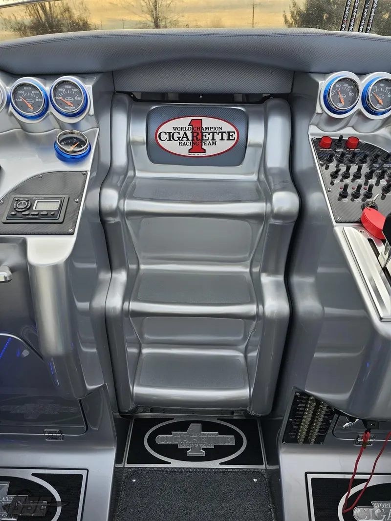 Slide: The Image of Cigarette 39' Top Gun Unlimited 2012 - 54