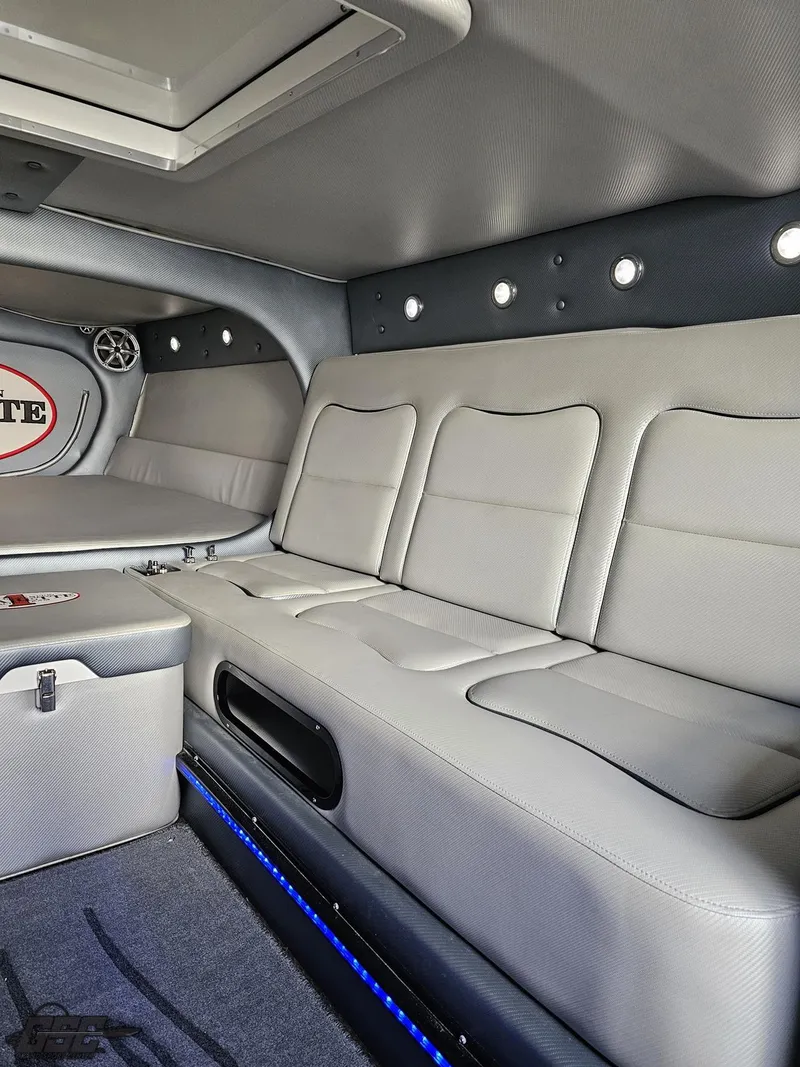 Slide: The Image of Cigarette 39' Top Gun Unlimited 2012 - 66