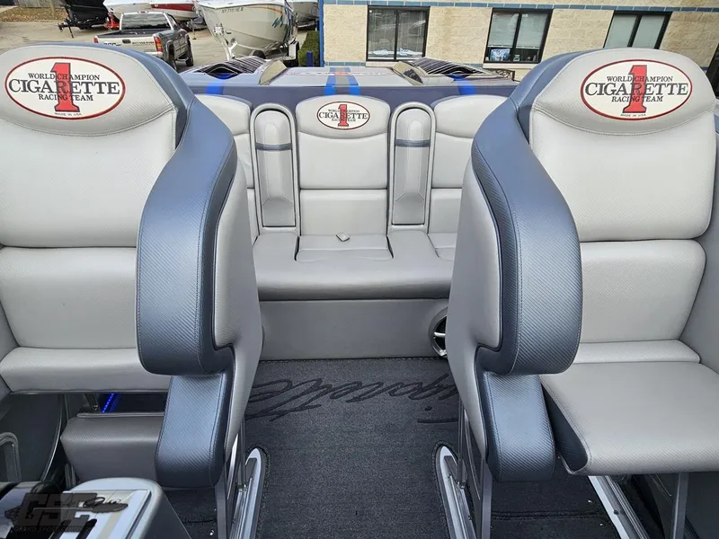 Slide: The Image of Cigarette 39' Top Gun Unlimited 2012 - 80