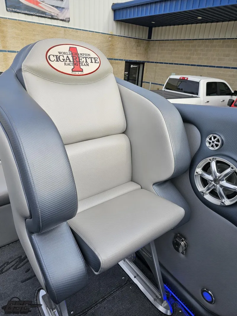 Slide: The Image of Cigarette 39' Top Gun Unlimited 2012 - 82