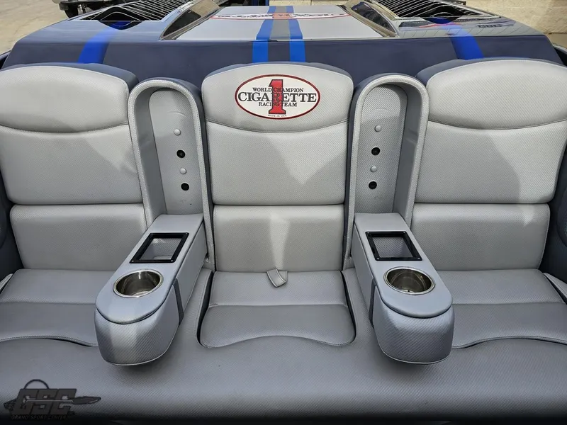 Slide: The Image of Cigarette 39' Top Gun Unlimited 2012 - 90