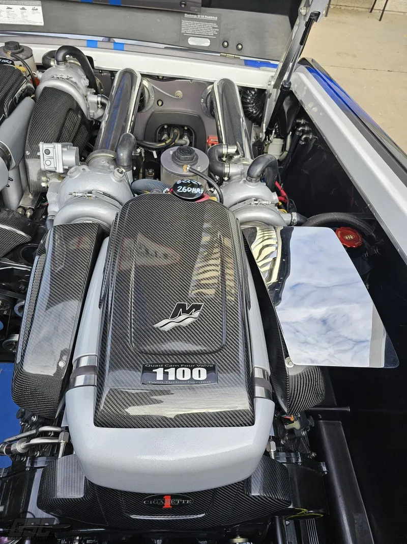 Slide: The Image of Cigarette 39' Top Gun Unlimited 2012 - 97