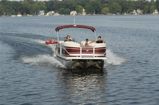 Slide: The Image of Starcraft CX 23 RL Tritoon WITH 250 XL MERCURY 2023 - 13