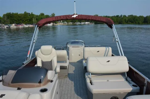 Slide: The Image of Starcraft CX 23 RL Tritoon WITH 250 XL MERCURY 2023 - 16