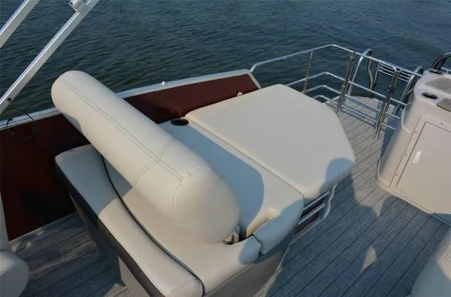 Slide: The Image of Starcraft CX 23 RL Tritoon WITH 250 XL MERCURY 2023 - 24