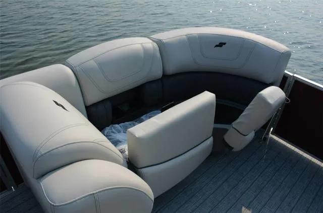 Slide: The Image of Starcraft CX 23 RL Tritoon WITH 250 XL MERCURY 2023 - 25