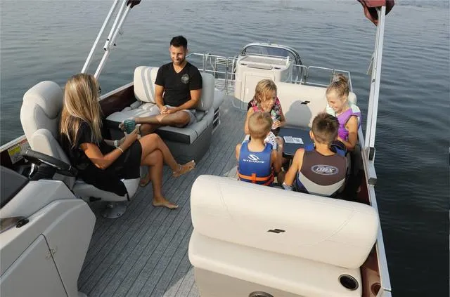 Slide: The Image of Starcraft CX 23 RL Tritoon WITH 250 XL MERCURY 2023 - 5