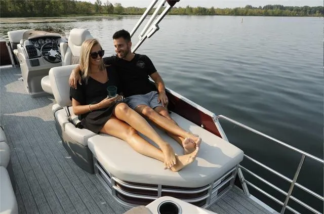 Slide: The Image of Starcraft CX 23 RL Tritoon WITH 250 XL MERCURY 2023 - 8