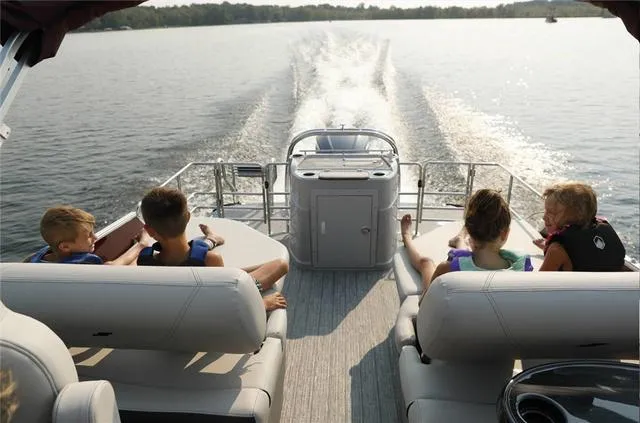 Slide: The Image of Starcraft CX 23 RL Tritoon WITH 250 XL MERCURY 2023 - 9