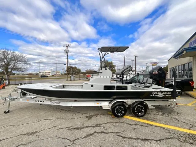 Slide: The Image of Majek 25 ILLUSION 2024 - 1