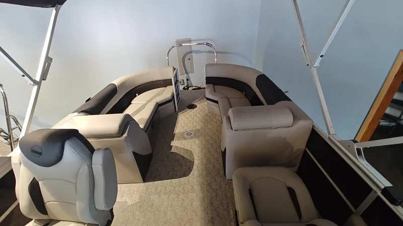 Slide: The Image of South Bay 224RS LE 2025 - 6