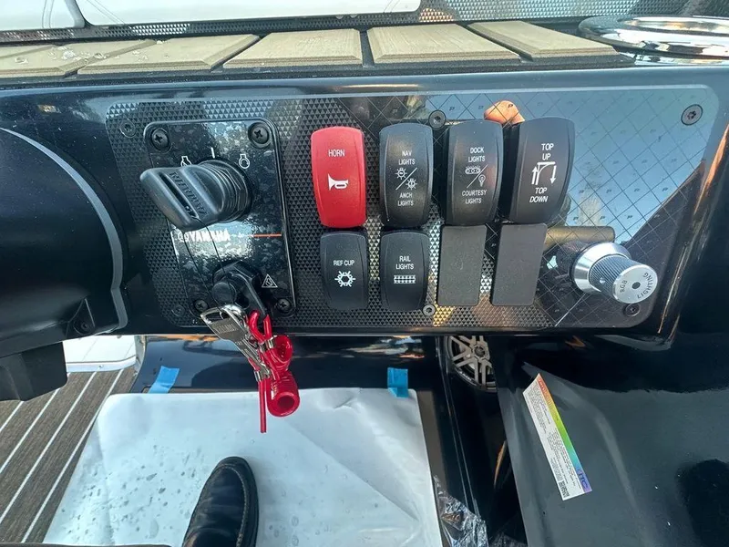 Slide: The Image of Premier 250 Solaris RF Arch 2025 - 12