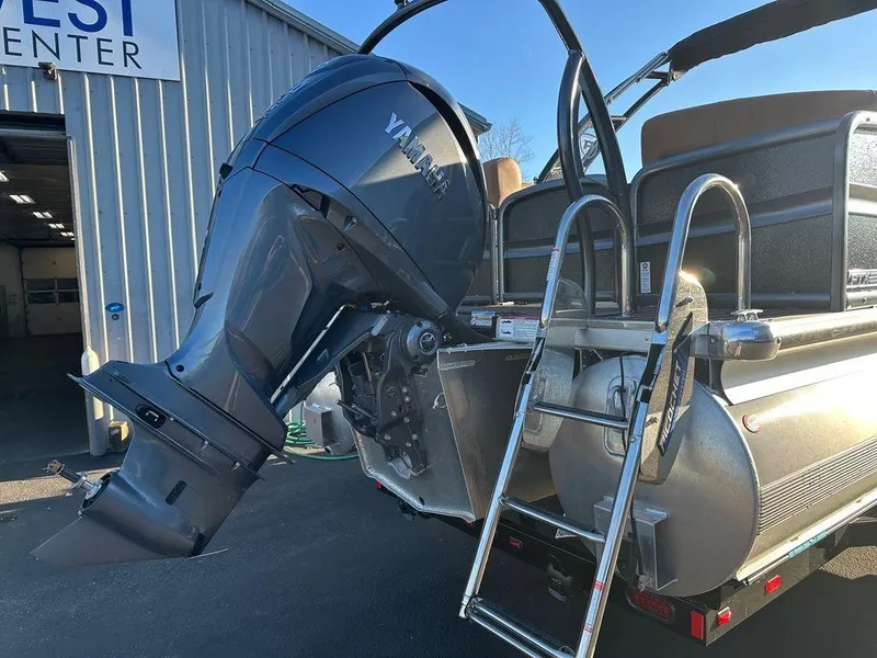 Slide: The Image of Premier 250 Solaris RF Arch 2025 - 20