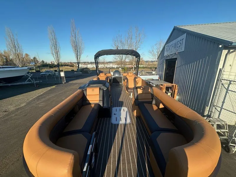 Slide: The Image of Premier 250 Solaris RF Arch 2025 - 9