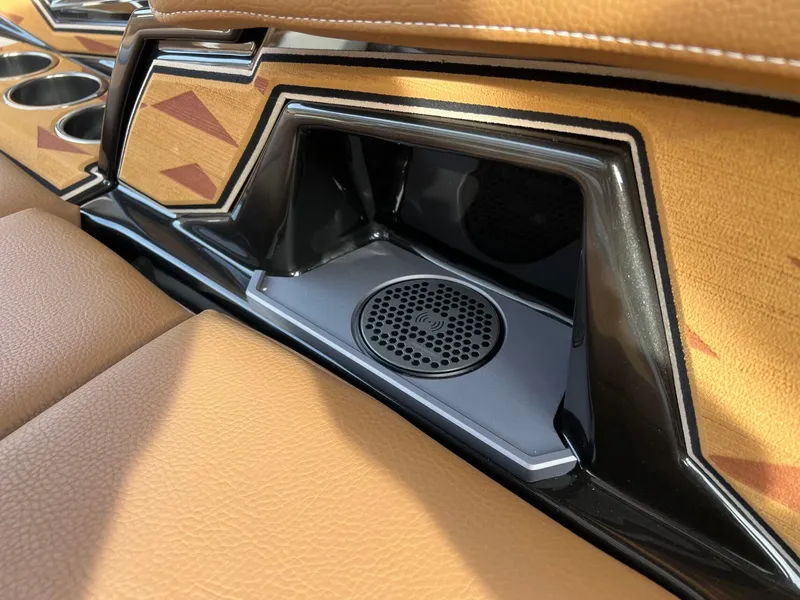 Slide: The Image of Tigé 25ZX Ultre' 2025 - 21