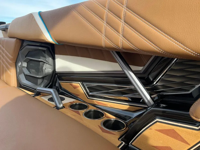 Slide: The Image of Tigé 25ZX Ultre' 2025 - 22