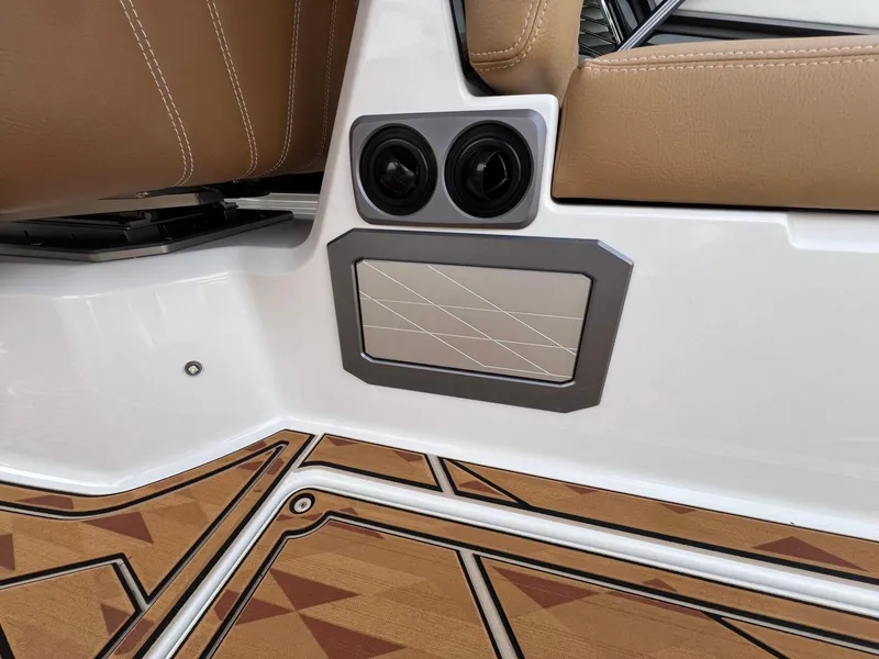 Slide: The Image of Tigé 25ZX Ultre' 2025 - 23